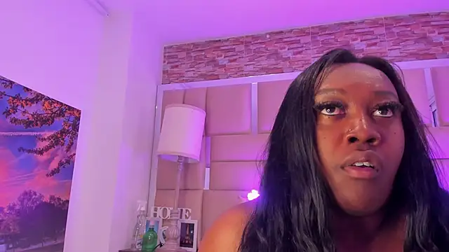 ShaniaBrownn online show from 11/14/25, 07:39