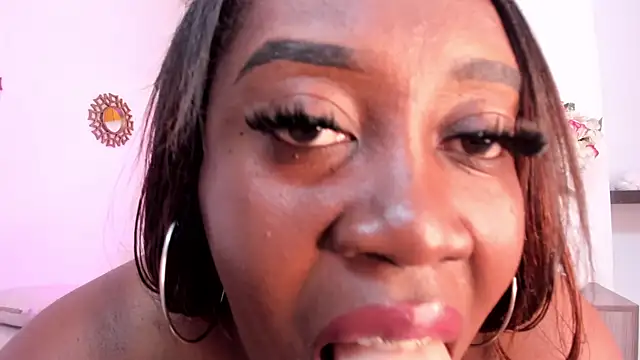 ShaniaBrownn online show from 03/14/25, 11:00