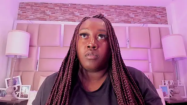 ShaniaBrownn online show from 03/24/26, 07:36