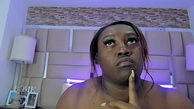 ShaniaBrownn online show from 09/09/25, 07:34
