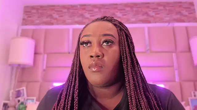 ShaniaBrownn online show from 05/29/26, 07:42