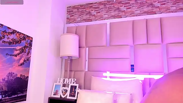 ShaniaBrownn online show from 12/20/25, 08:22