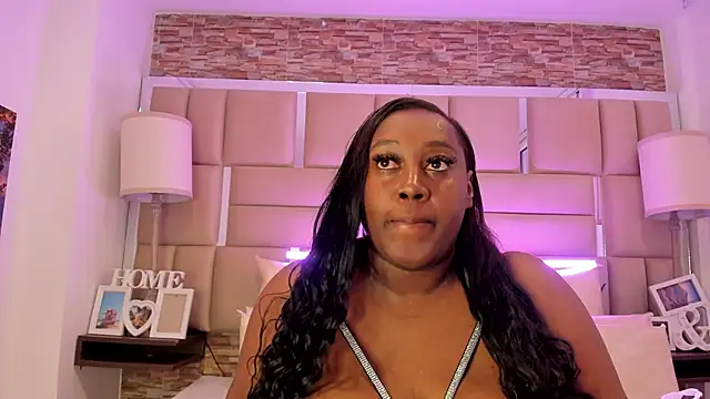 ShaniaBrownn online show from 02/14/26, 12:27