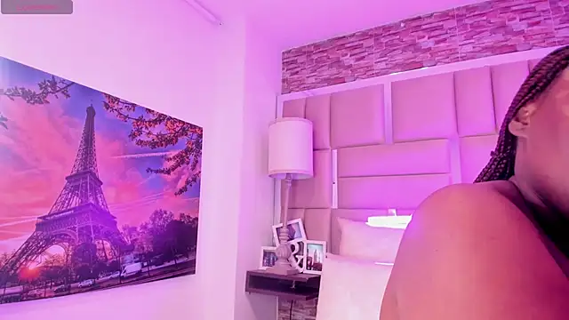 ShaniaBrownn online show from 04/08/26, 07:59