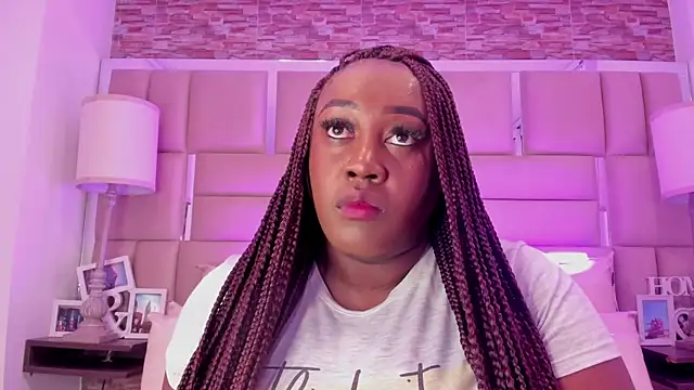 ShaniaBrownn online show from 03/29/26, 07:26