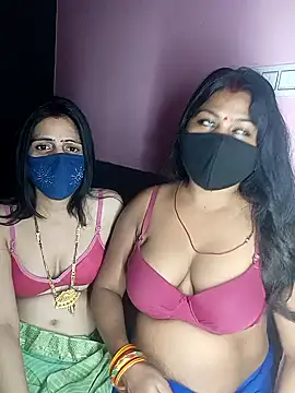 cutee  crazy online show from 10/31/25, 05:31