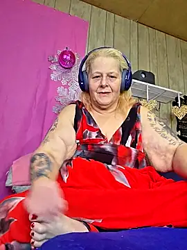 Snapshot of DavisDesires chatting on 02/12/26, 01:33 DavisDesires online show from 02/12/26, 01:33