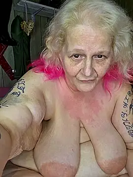 Snapshot of DavisDesires chatting on 02/19/26, 09:01 DavisDesires online show from 02/19/26, 09:01