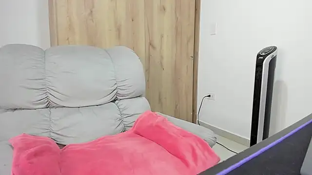 xspecialoomx online show from 04/14/26, 02:00