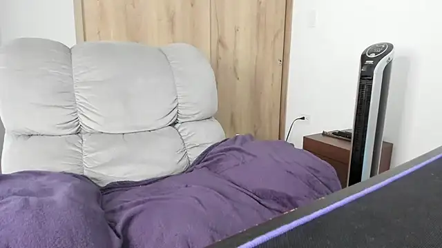 xspecialoomx online show from 04/13/26, 07:40