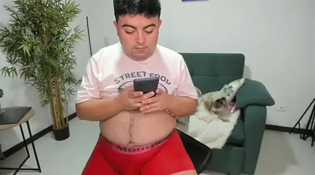 Snapshot of naughty_bear chatting on 12/24/24, 06:44 naughty bear online show from 12/24/24, 06:44