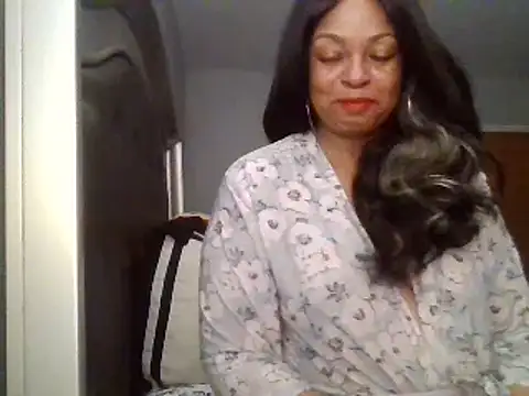 Snapshot of MSweetLindaParks chatting on 02/01/25, 11:48 MSweetLindaParks online show from 02/01/25, 11:48