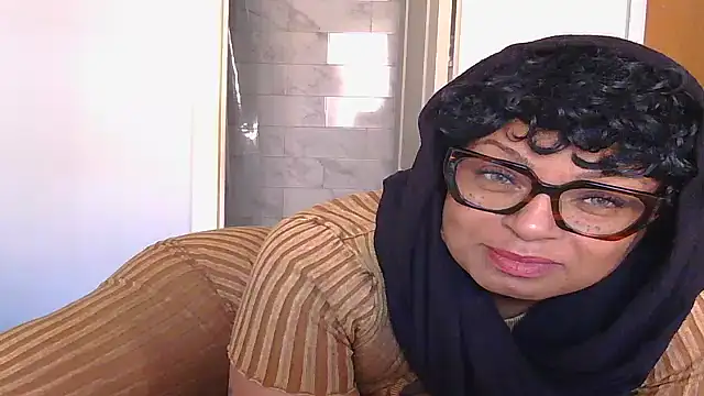 Snapshot of MSweetLindaParks chatting on 10/03/25, 06:31 MSweetLindaParks online show from 10/03/25, 06:31