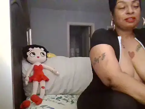 Snapshot of MSweetLindaParks chatting on 03/08/25, 10:56 MSweetLindaParks online show from 03/08/25, 10:56