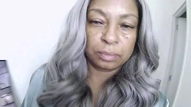 Snapshot of MSweetLindaParks chatting on 07/16/26, 02:14 MSweetLindaParks online show from 07/16/26, 02:14