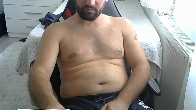 Snapshot of crazybaby5461 chatting on 07/18/26, 01:52 crazybaby5461 online show from 07/18/26, 01:52