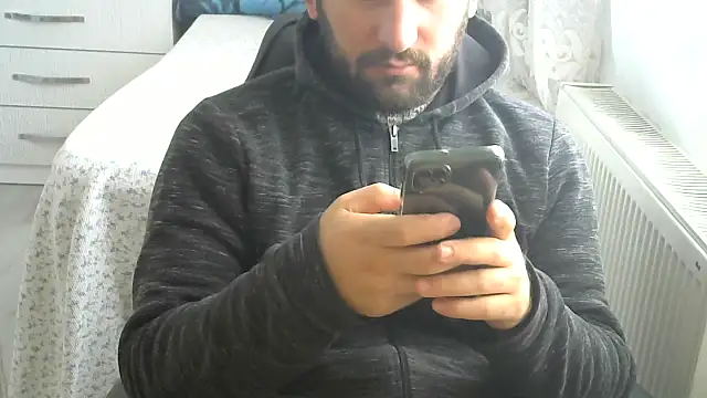 Snapshot of crazybaby5461 chatting on 11/25/25, 10:48 crazybaby5461 online show from 11/25/25, 10:48