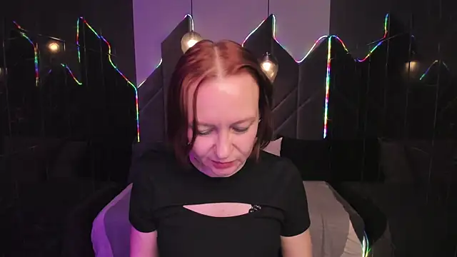 Snapshot of NikaGentle chatting on 11/23/25, 05:39 NikaGentle online show from 11/23/25, 05:39