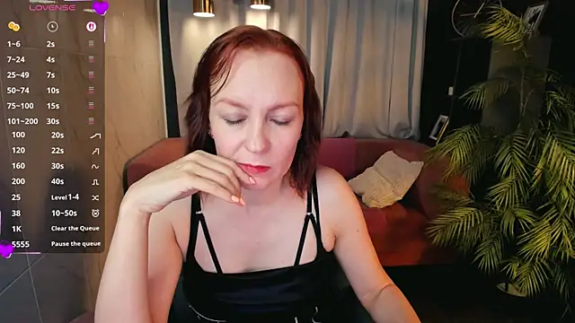 Snapshot of NikaGentle chatting on 06/16/26, 06:13 NikaGentle online show from 06/16/26, 06:13
