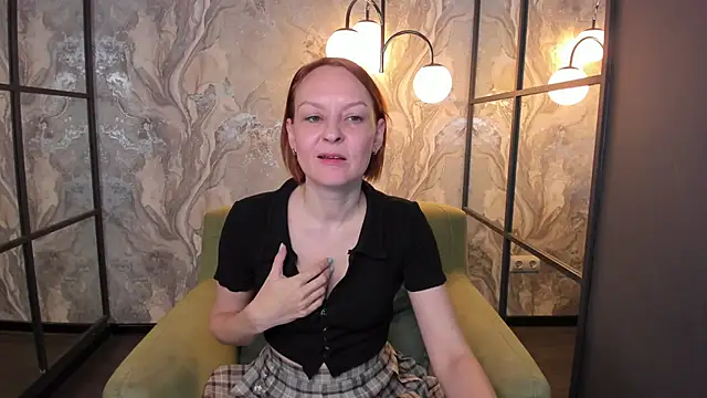 Snapshot of NikaGentle chatting on 03/10/25, 08:39 NikaGentle online show from 03/10/25, 08:39