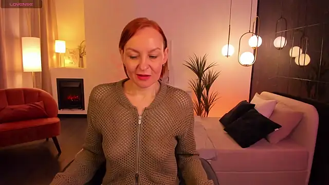 Snapshot of NikaGentle chatting on 02/21/25, 12:17 NikaGentle online show from 02/21/25, 12:17