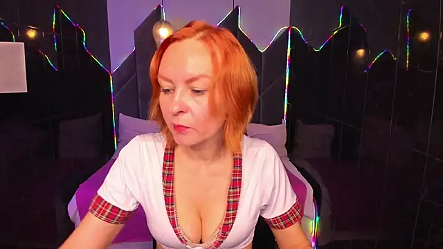 Snapshot of NikaGentle chatting on 10/05/25, 05:31 NikaGentle online show from 10/05/25, 05:31