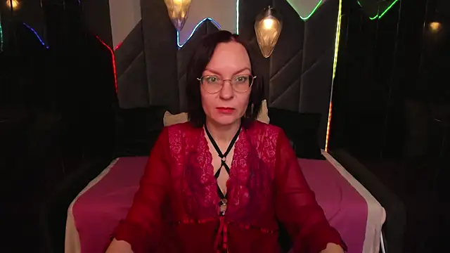 Snapshot of NikaGentle chatting on 12/14/25, 05:35 NikaGentle online show from 12/14/25, 05:35