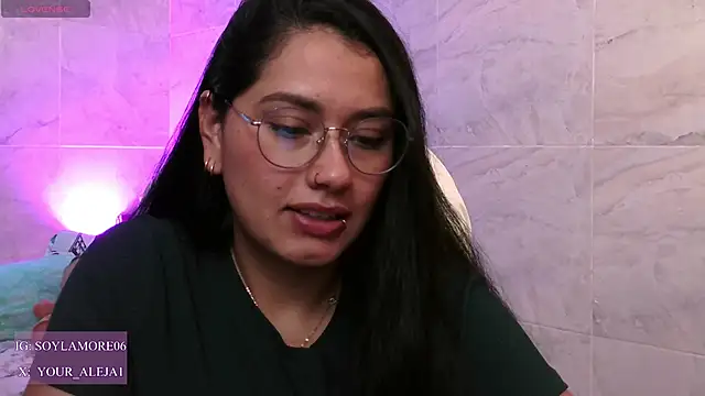 Snapshot of LauraRuiz1 chatting on 06/08/26, 09:26 LauraRuiz1 online show from 06/08/26, 09:26