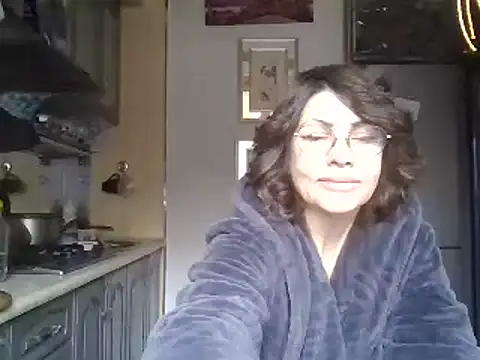 Snapshot of Baby-Matilda chatting on 02/06/25, 08:18 Baby-Matilda online show from 02/06/25, 08:18