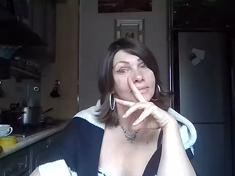 Snapshot of Baby-Matilda chatting on 02/05/25, 10:41 Baby-Matilda online show from 02/05/25, 10:41