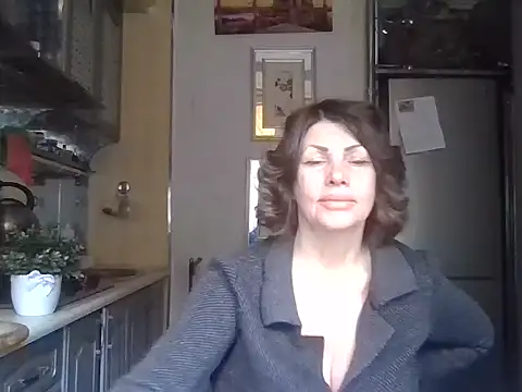 Snapshot of Baby-Matilda chatting on 10/14/25, 10:27 Baby-Matilda online show from 10/14/25, 10:27