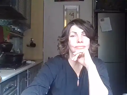 Snapshot of Baby-Matilda chatting on 10/17/25, 09:23 Baby-Matilda online show from 10/17/25, 09:23