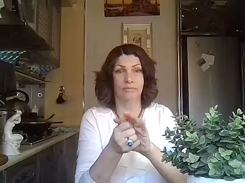 Snapshot of Baby-Matilda chatting on 02/11/25, 02:24 Baby-Matilda online show from 02/11/25, 02:24