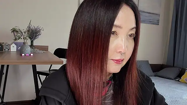 AvroraSakura online show from 09/19/25, 09:13