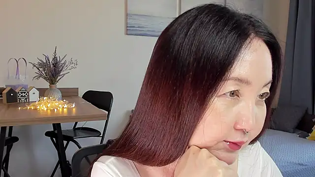 AvroraSakura online show from 10/01/25, 10:20