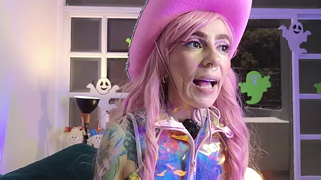 Evangelyne 1 online show from 10/31/25, 04:36