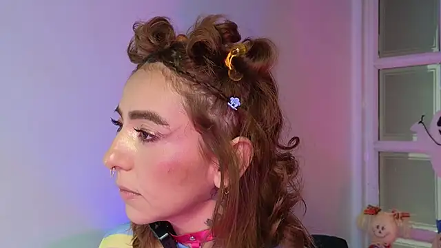 Evangelyne 1 online show from 10/29/25, 03:44