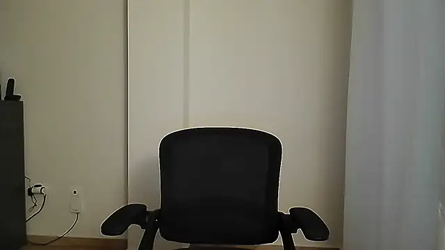 Sanada hot online show from 10/10/25, 07:09