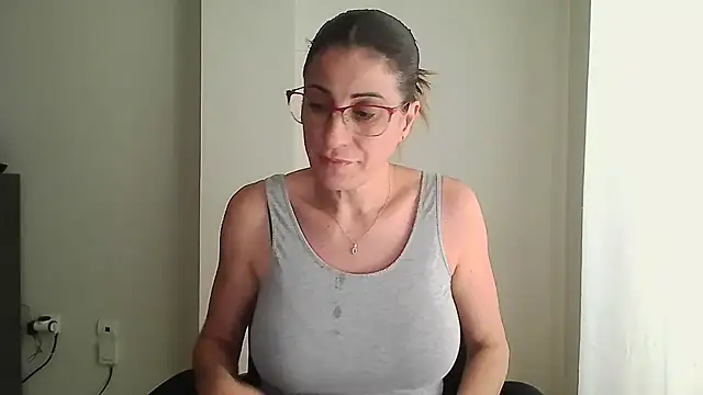 Sanada hot online show from 11/03/25, 10:19