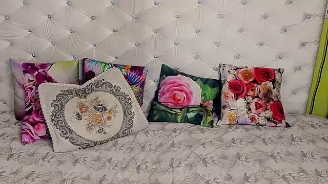 DoraMay online show from 11/24/25, 07:36