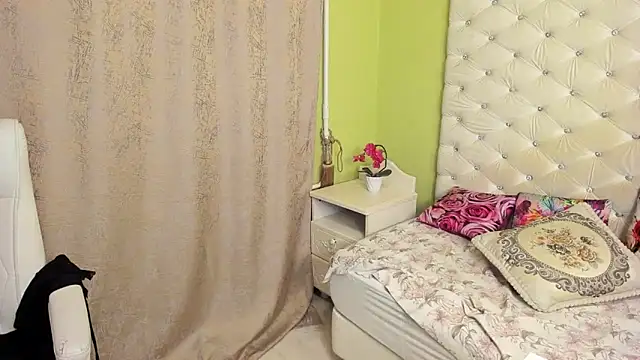 DoraMay online show from 02/10/25, 11:13
