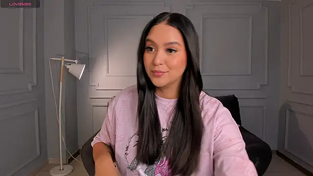 ToriCrossX online show from 12/01/25, 12:44