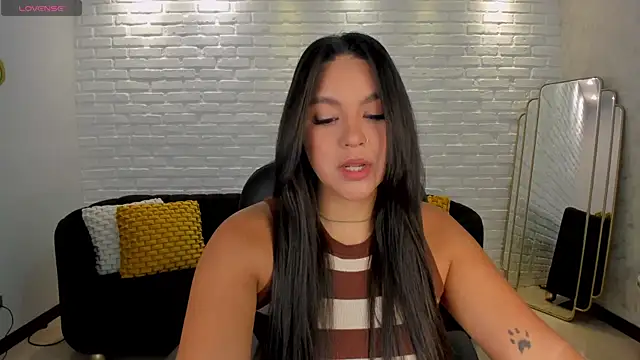 ToriCrossX online show from 03/05/25, 12:33