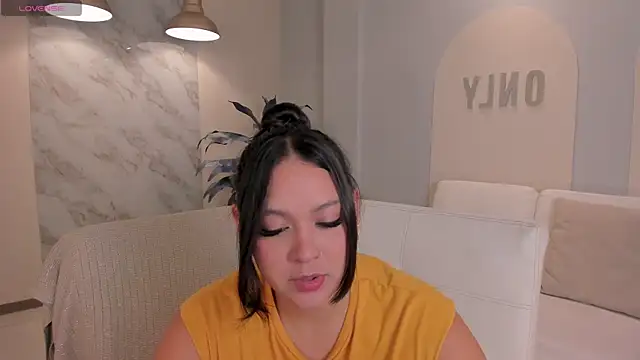 ToriCrossX online show from 10/10/25, 01:23