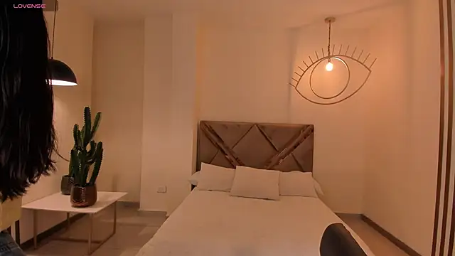 ToriCrossX online show from 11/29/25, 12:49