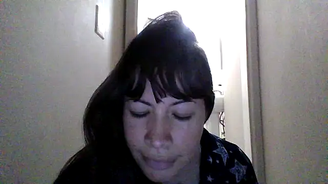 petitedoll29 online show from 11/21/25, 08:30