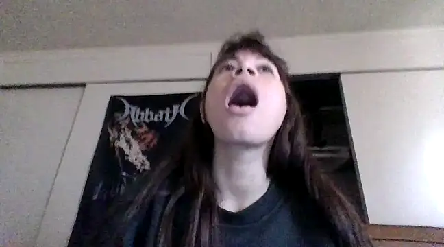 Snapshot of petitedoll29 chatting on 12/01/24, 08:03 petitedoll29 online show from 12/01/24, 08:03