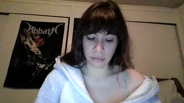 Snapshot of petitedoll29 chatting on 12/14/24, 03:50 petitedoll29 online show from 12/14/24, 03:50