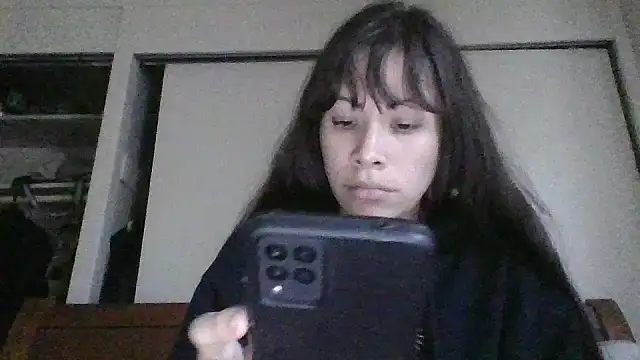 Snapshot of petitedoll29 chatting on 12/18/24, 11:51 petitedoll29 online show from 12/18/24, 11:51