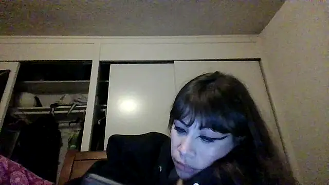 Snapshot of petitedoll29 chatting on 12/16/24, 03:51 petitedoll29 online show from 12/16/24, 03:51